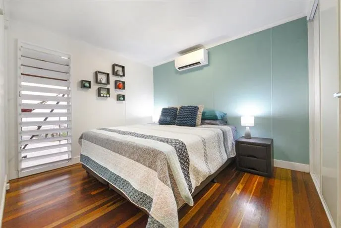 The Beach House Airlie Beach - Image 1