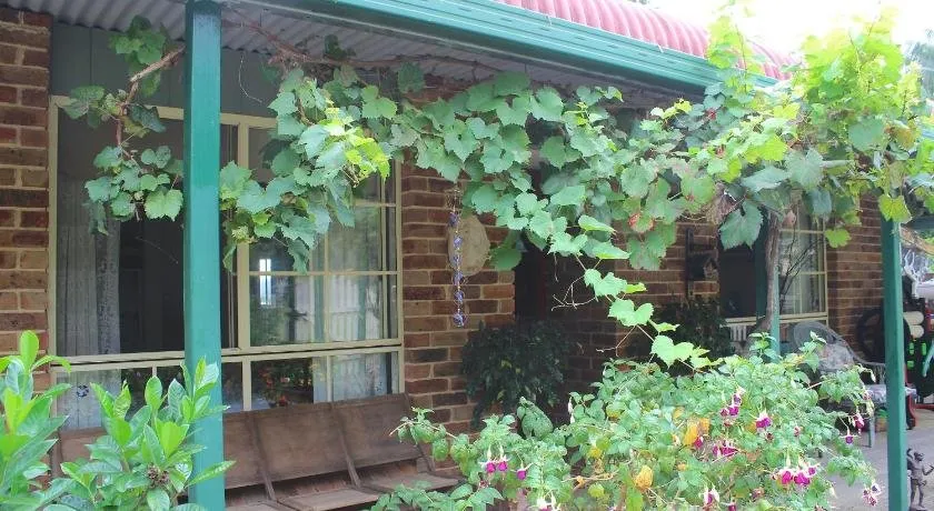 Blue Gum Cottage on Bay - Image 1