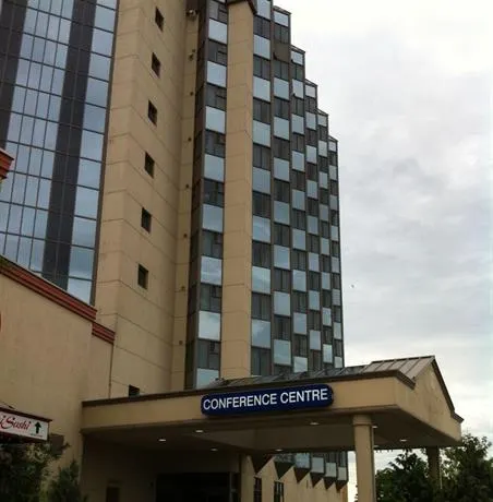 Emerald Crown Hotel - Image 1