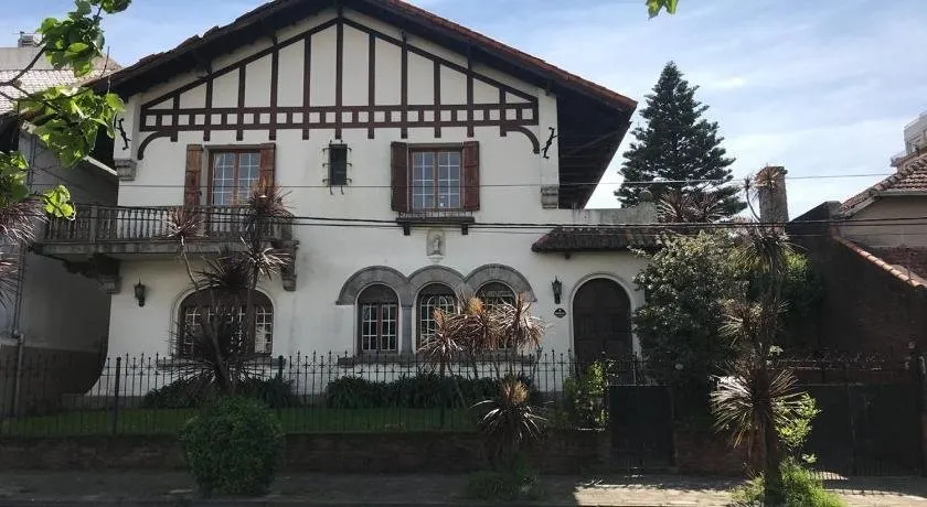 Villa Black Bnb - Image 1