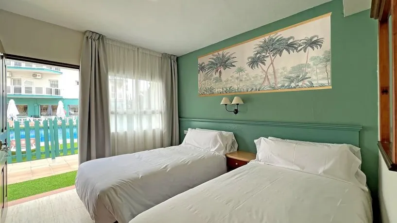 Hotel Acuarium Fuengirola - Image 1