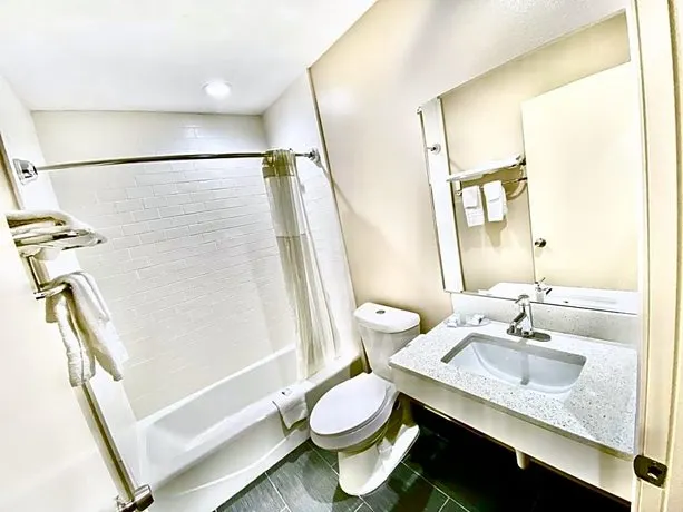 Regency Inn & Suites - Image 1