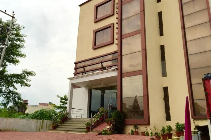 Hotel Drive Inn Haridwar - Image 1