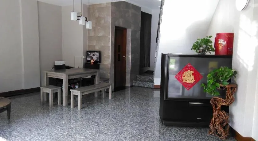 Boss' Home - Image 1