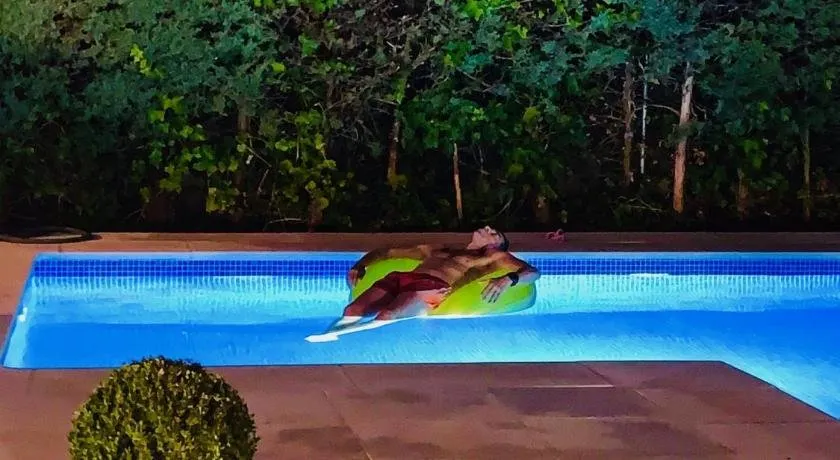 LaCasitadelaPraderapuntoes - Image 1