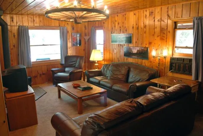 RedAwning Cabin 40 McCray's Retreat - Image 1