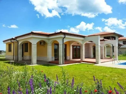 Lighthouse Luxe Estate Apart & Villas - Image 1