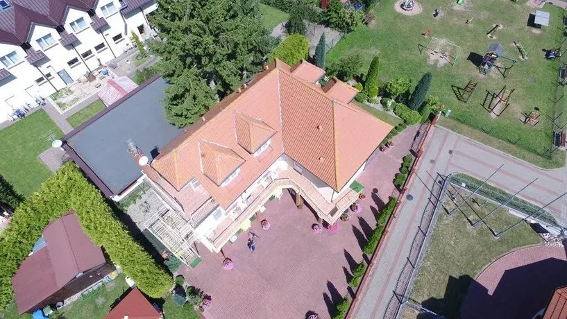 Brzezińscy Pensjonat Wisełka - Image 1