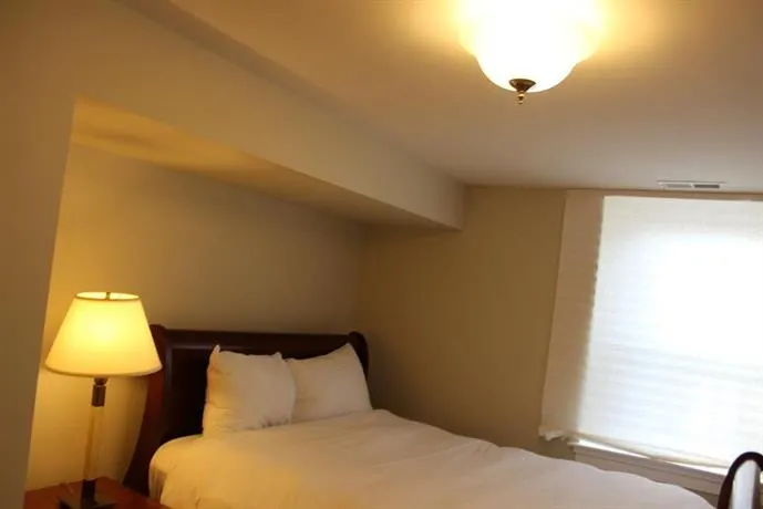 Lovely Remodeled 2bdrm Basement Home - Image 1