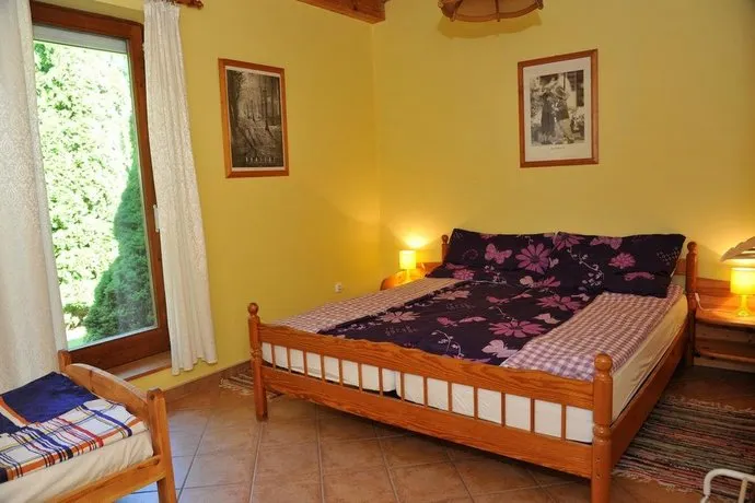 Csónakos Vendégház - Image 1