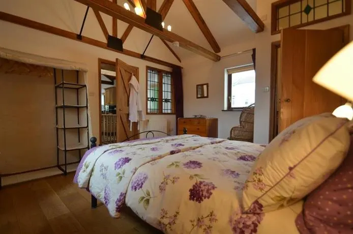 Millennium Cottage - Image 1