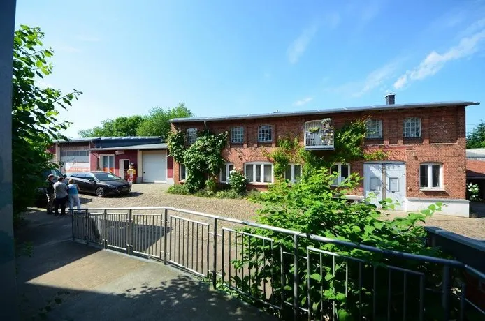 Villa Backstein mit kostenfreien Parkplätzen und 8 E - Ladestationen - Image 1