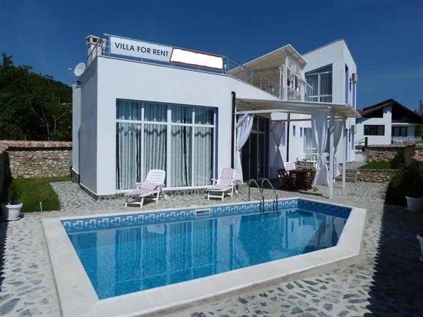 Art Villa Sea Inspiration - Image 1