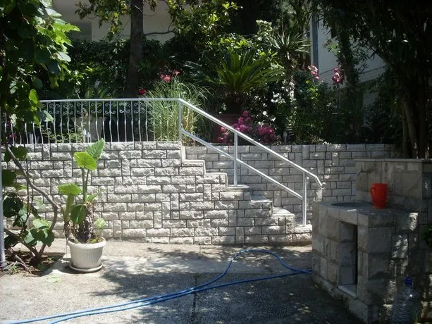 Apartments and Rooms Dragic - Image 1