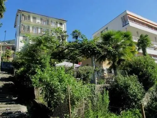 Garni Dolcevita - Image 1