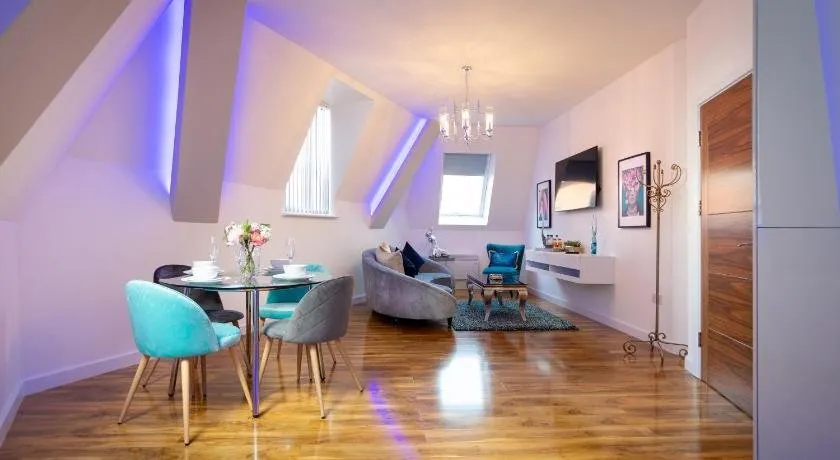 Leeds Super Luxurious Apartments - Image 1