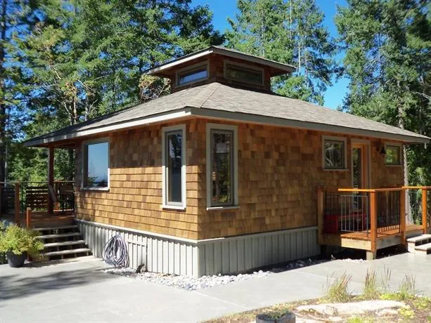 Lund Cottage - Image 1
