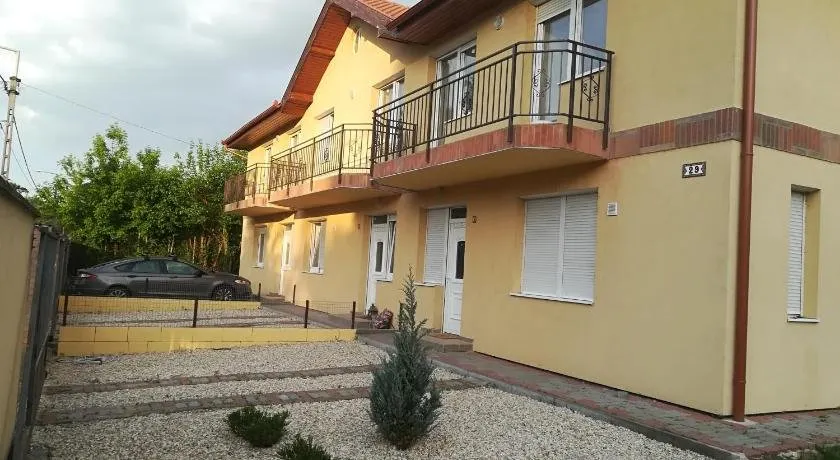 Balatinus Apartmanház - Image 1