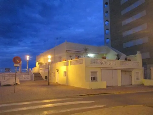 Bed & Breakfast On The Beach - Image 1