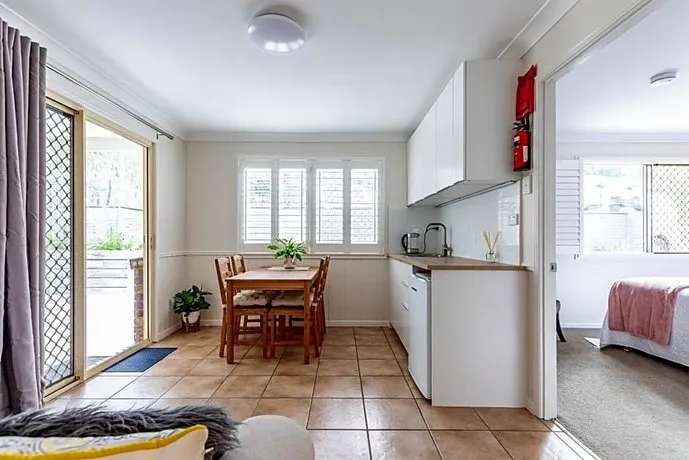 Woodford Gardens - Image 1