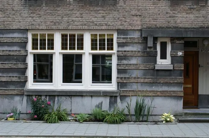 Bed and Breakfast Rotterdam Vroesenpark - Image 1
