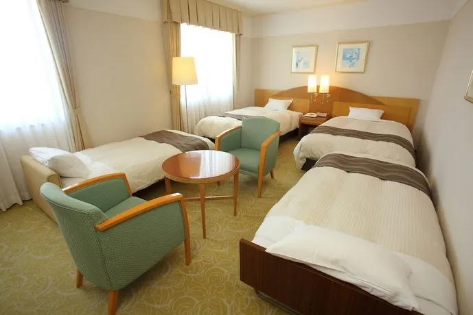 Sanda Hotel - Image 1