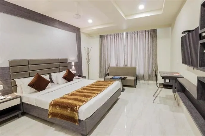 Oyo Rooms High Court Sg Highway - Image 1