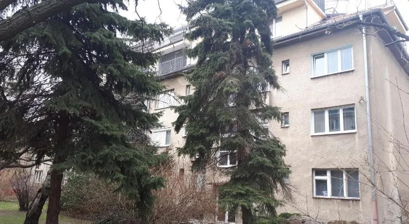 Utulny apartman v Bratislava 15 - Image 1