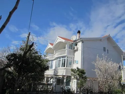 Apartments Stana in Srima - Image 1