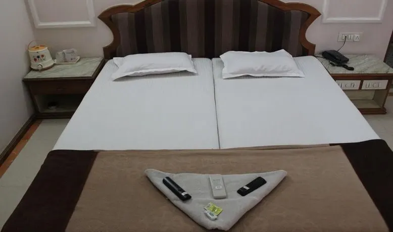 Hotel Unnati - Image 1