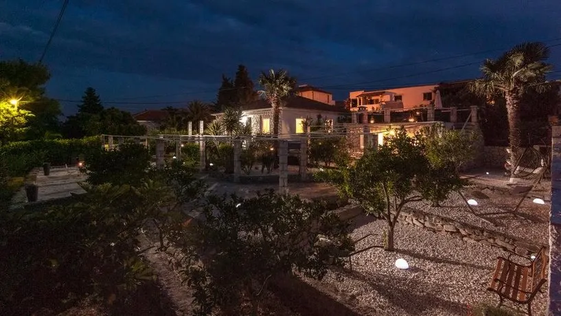 Villa Sarah - Image 1