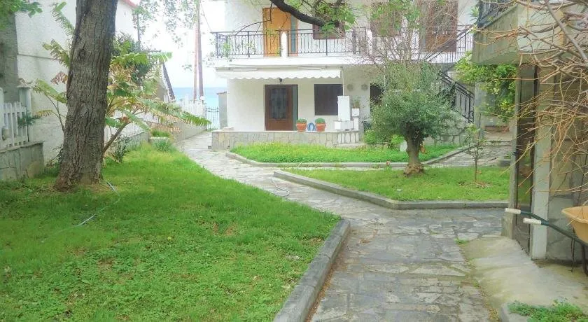 Hippocampous Beach House - Image 1