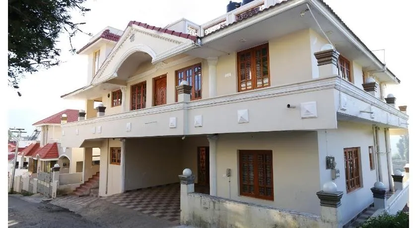Green Moon Residency - Image 1