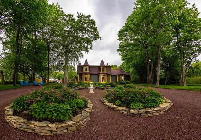 Rose Manor Inn B & B - Image 1