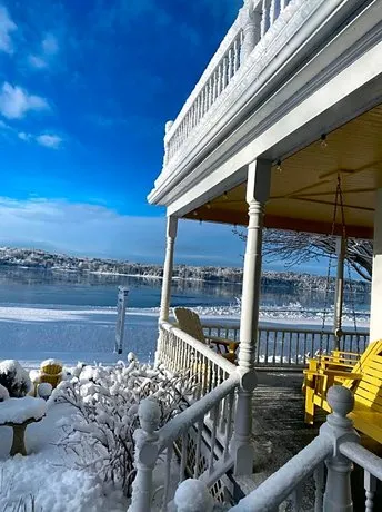 Toba's Bed & Breakfast - Image 1