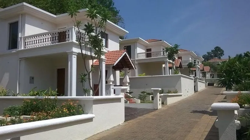 Mansions by Pinto Rosario - Image 1