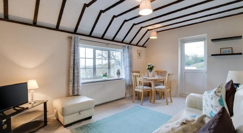 Castle View Apartment - Image 1