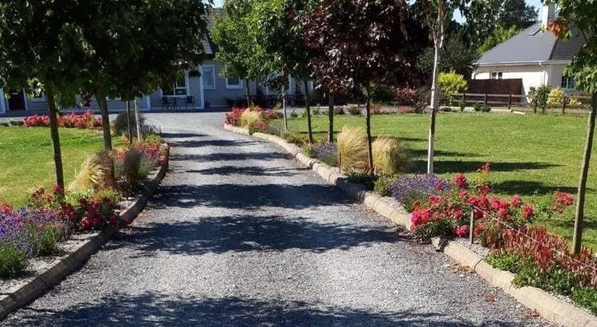 Swallow's Rest Garden Apartment - Image 1