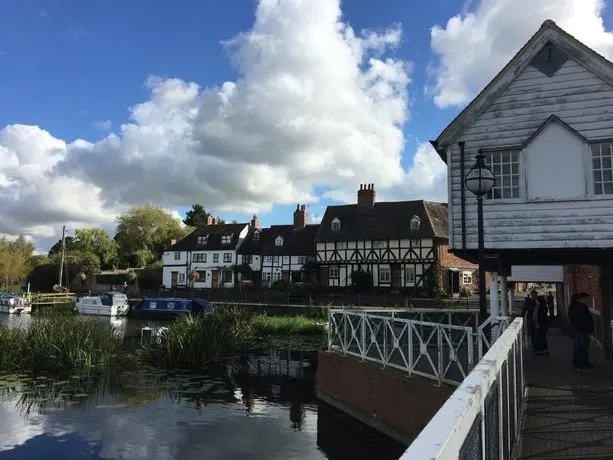 Abbey Cottage Tewkesbury - Image 1
