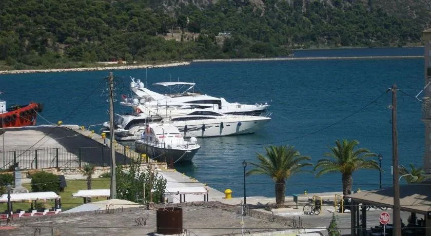 Maria's City Villa - Image 1