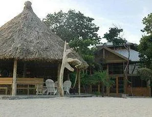 Utopia Village Hotel Utila - Image 1