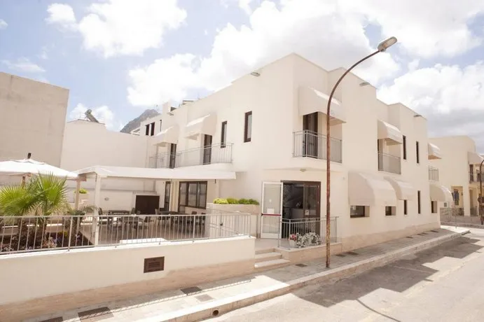 Alaba Hotel - Image 1