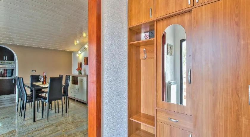 Apartamento con terraza, jardín y barbacoa | Vistas a la naturaleza - Image 1