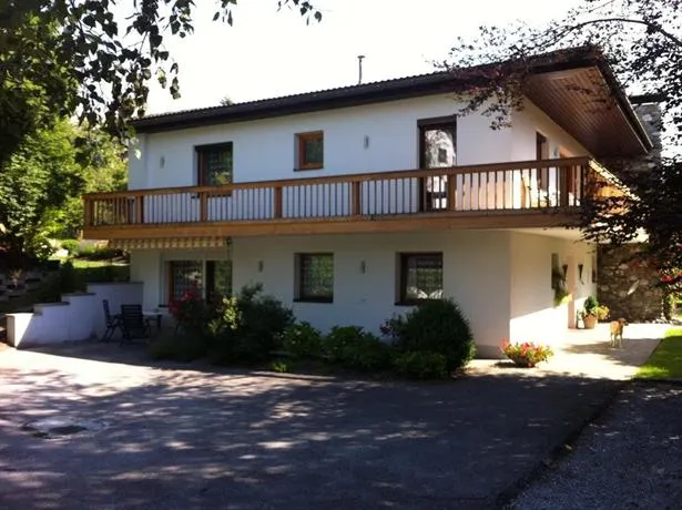 Am Apfelbaum - Image 1