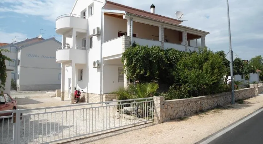 Mery S Gallery - Image 1