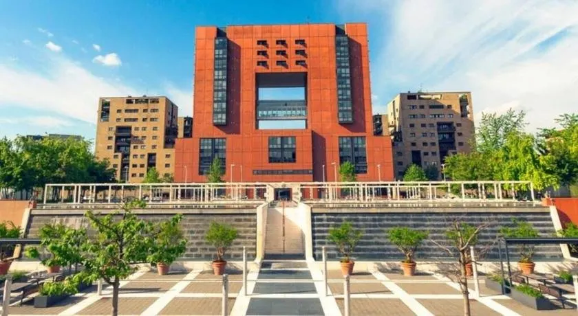 Bicocca Modern Apartment - Image 1