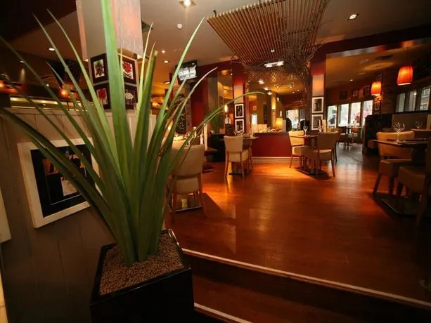 Cosmopolitan Hotel - Image 1