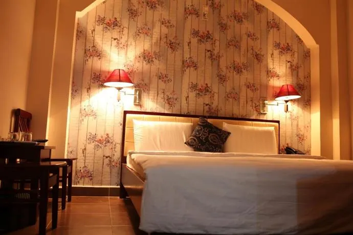 Sasa Hotel - Image 1
