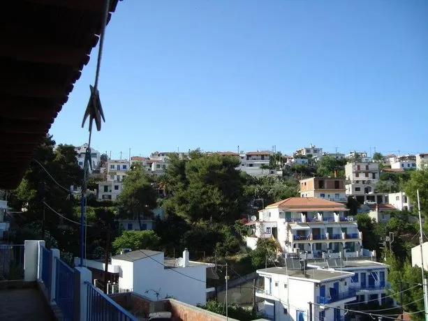 Mirsini Rooms - Image 1