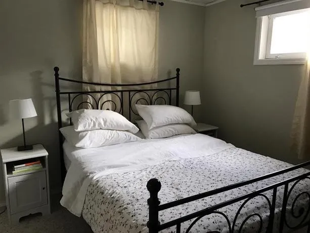 The Ambling Birch Guest House - Image 1